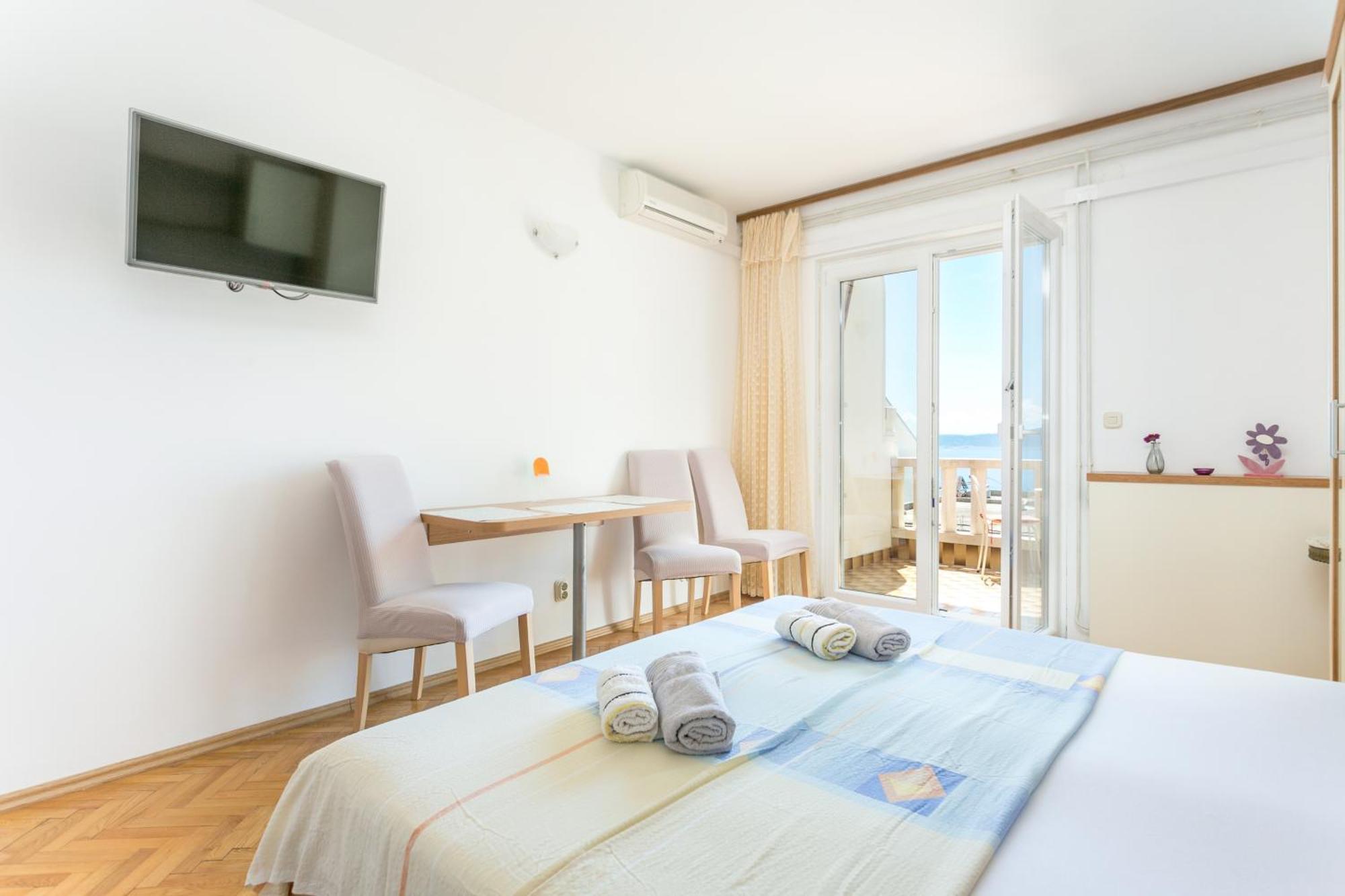 Apartments By The Sea Brela, Makarska - 18356 Extérieur photo