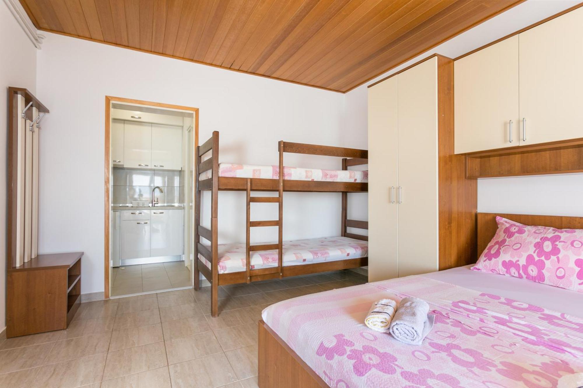 Apartments By The Sea Brela, Makarska - 18356 Chambre photo