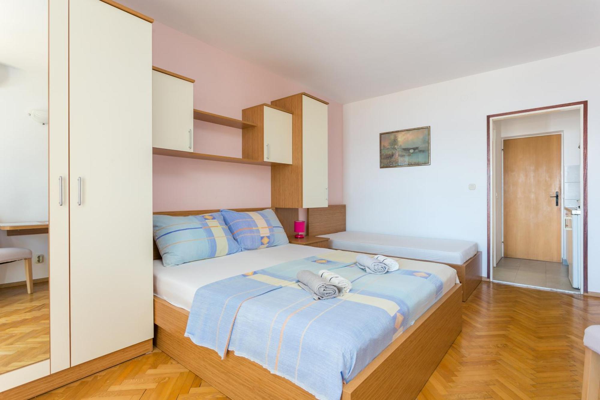 Apartments By The Sea Brela, Makarska - 18356 Chambre photo