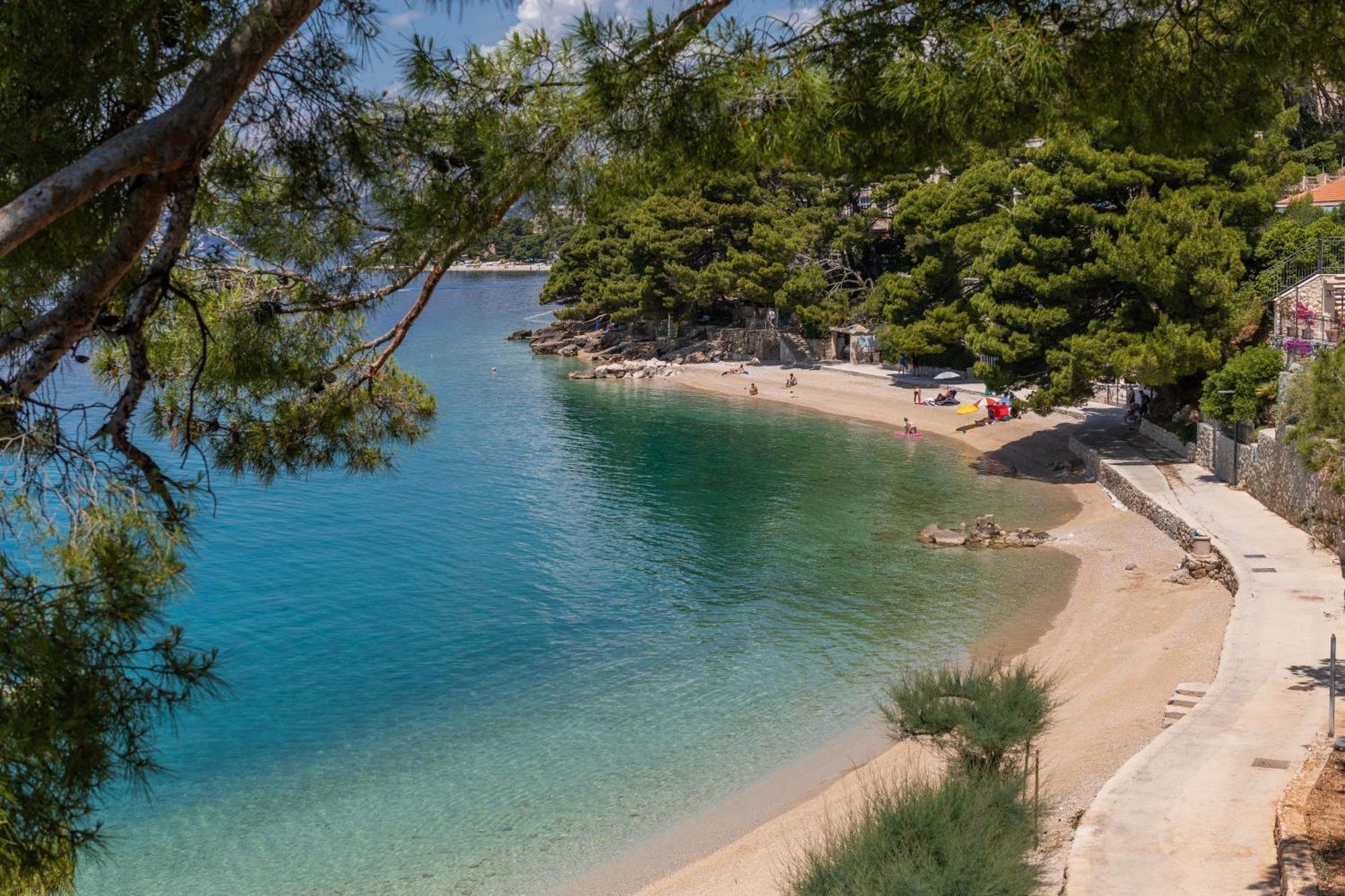 Apartments By The Sea Brela, Makarska - 18356 Extérieur photo